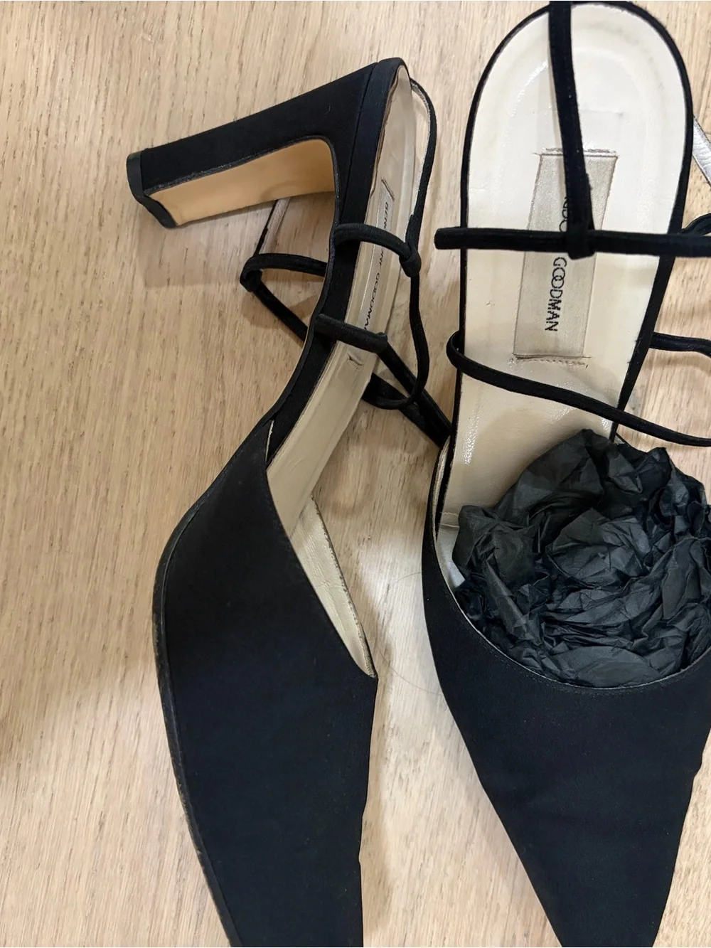 Bergdorf Goodman 90s Italian Black Pointed leather Strappy heels